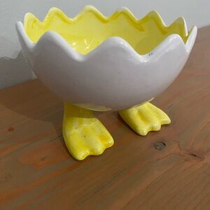 Cracked egg footed bowl